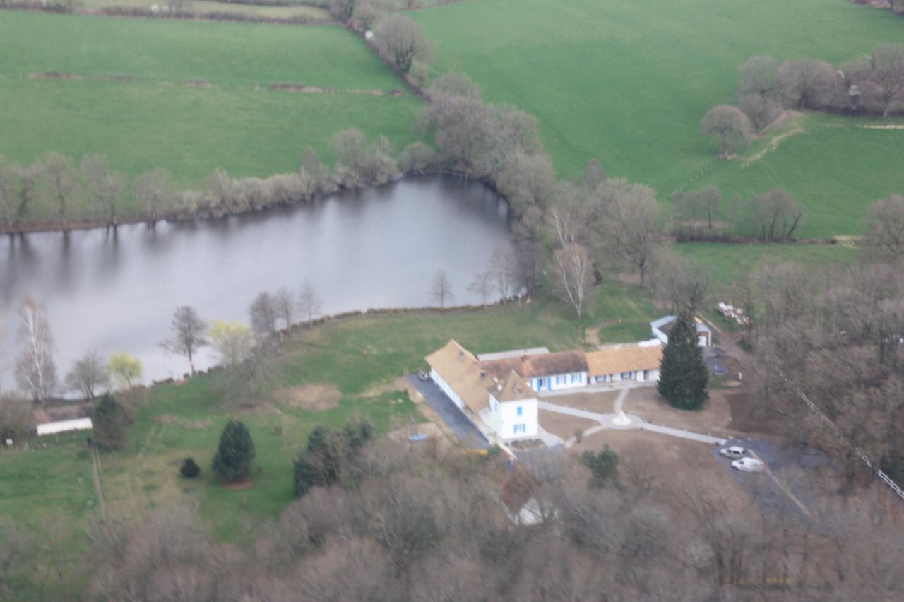 La Maison Du Lac Thionne Bagian luar foto